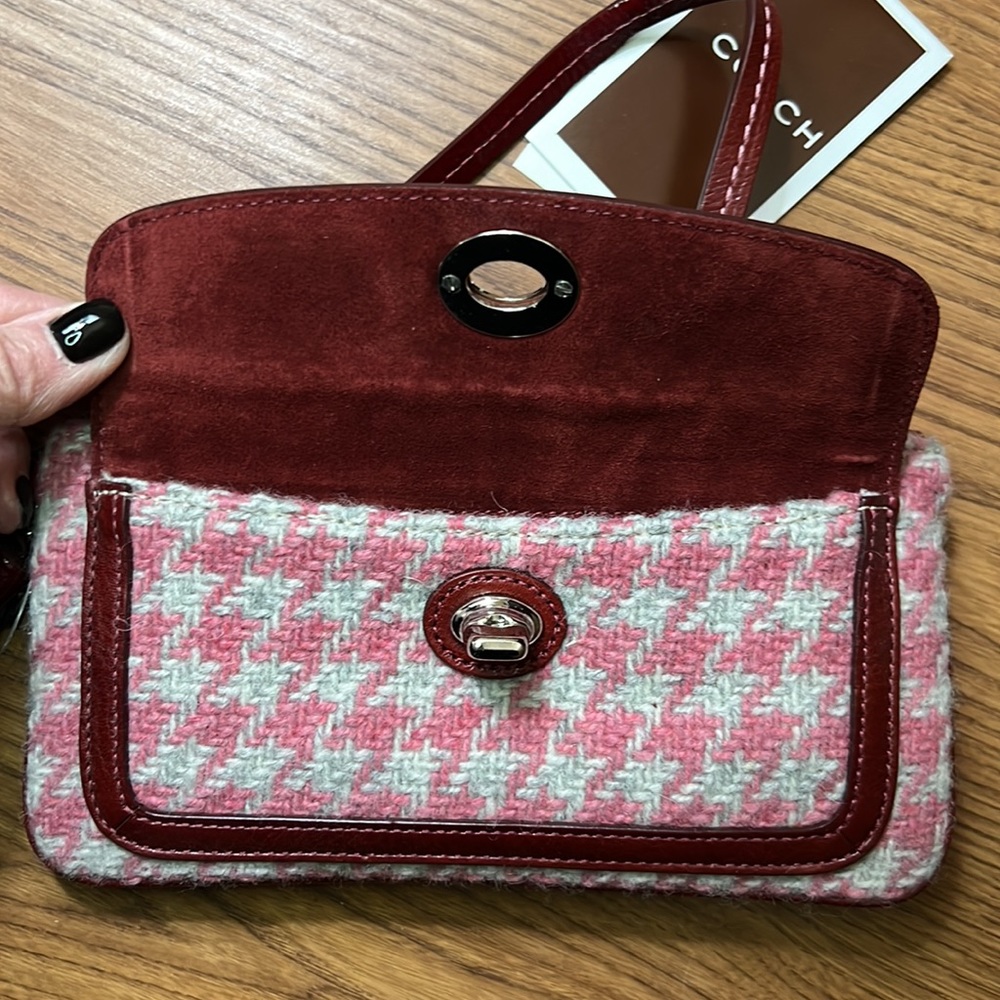 🌸Coach wristlet GORGEOUS🌸 - Picture 3 of 13